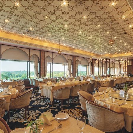 Hotel Clarks Shiraz Agra  Dış mekan fotoğraf