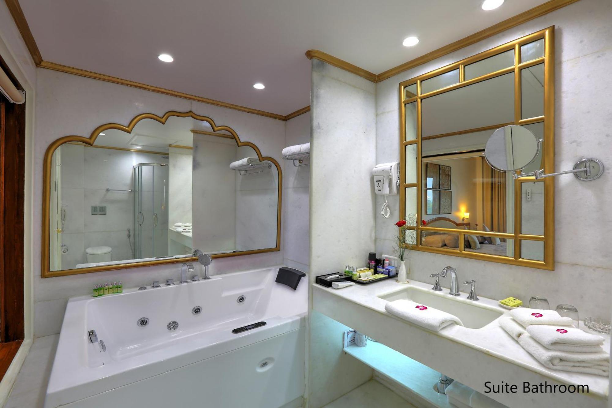 Hotel Clarks Shiraz Agra  Dış mekan fotoğraf