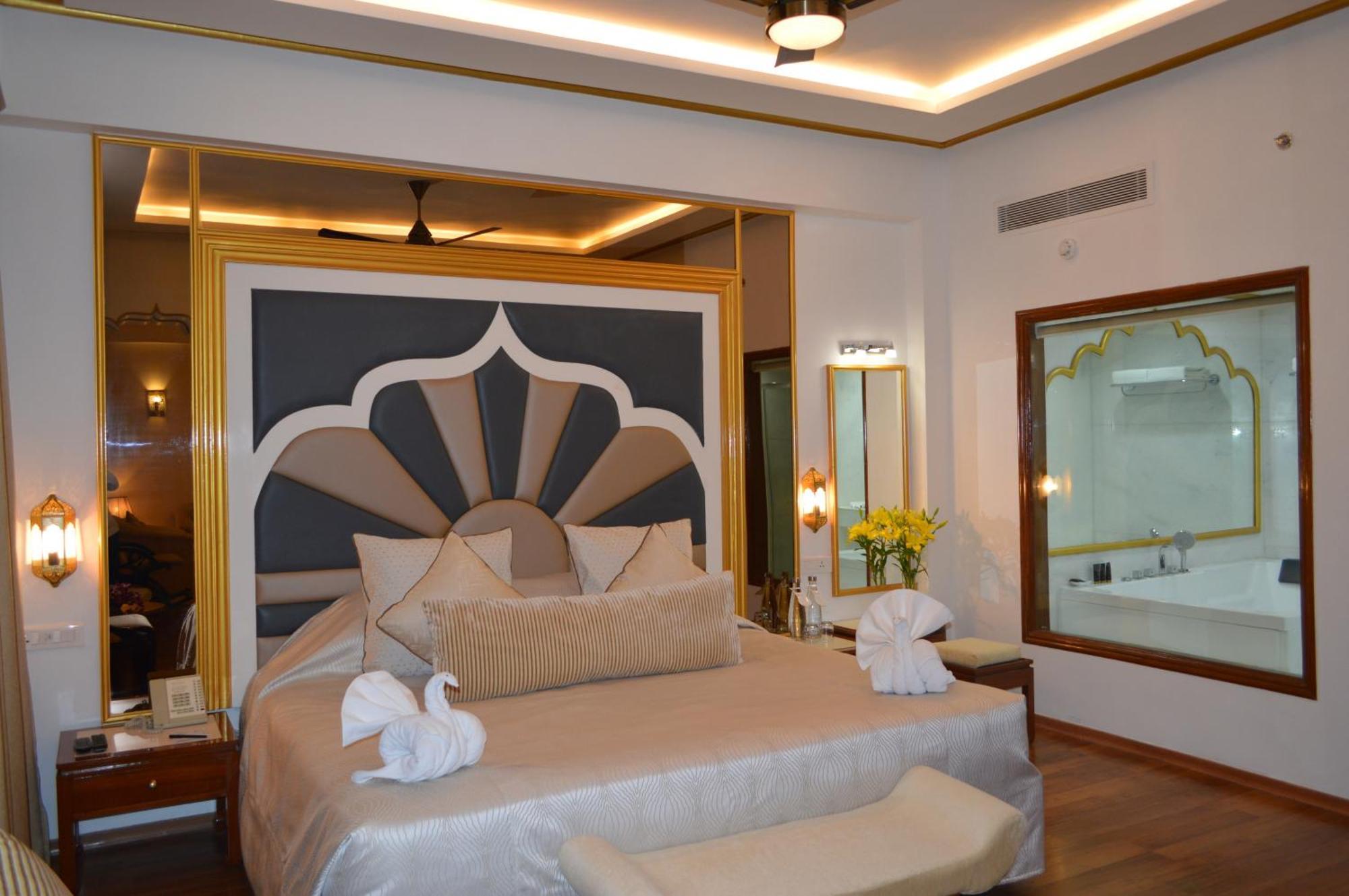 Hotel Clarks Shiraz Agra  Dış mekan fotoğraf