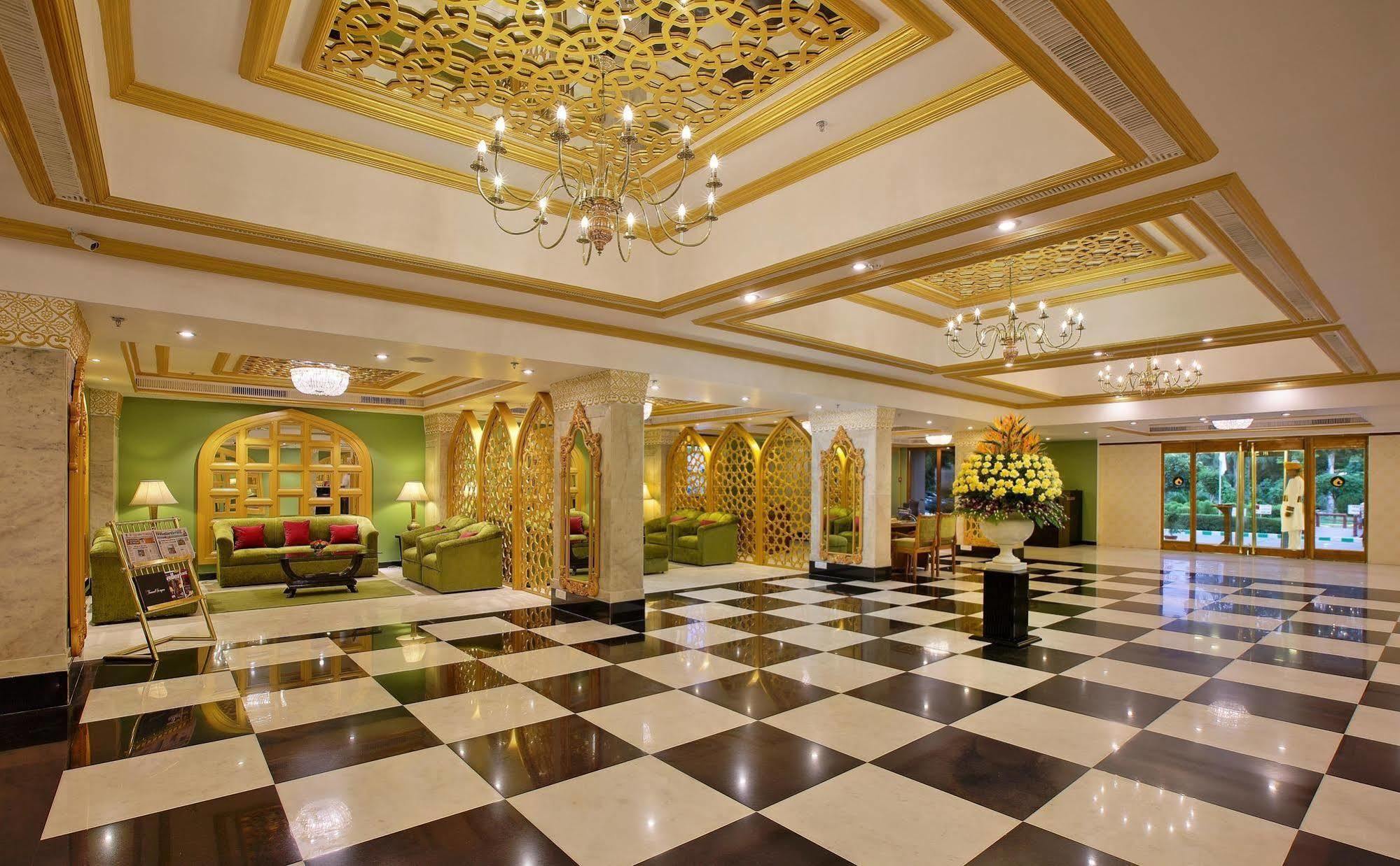 Hotel Clarks Shiraz Agra  Dış mekan fotoğraf