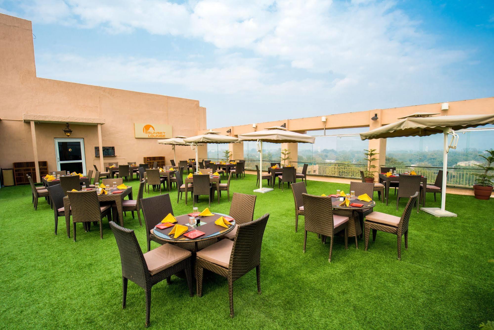 Hotel Clarks Shiraz Agra  Dış mekan fotoğraf